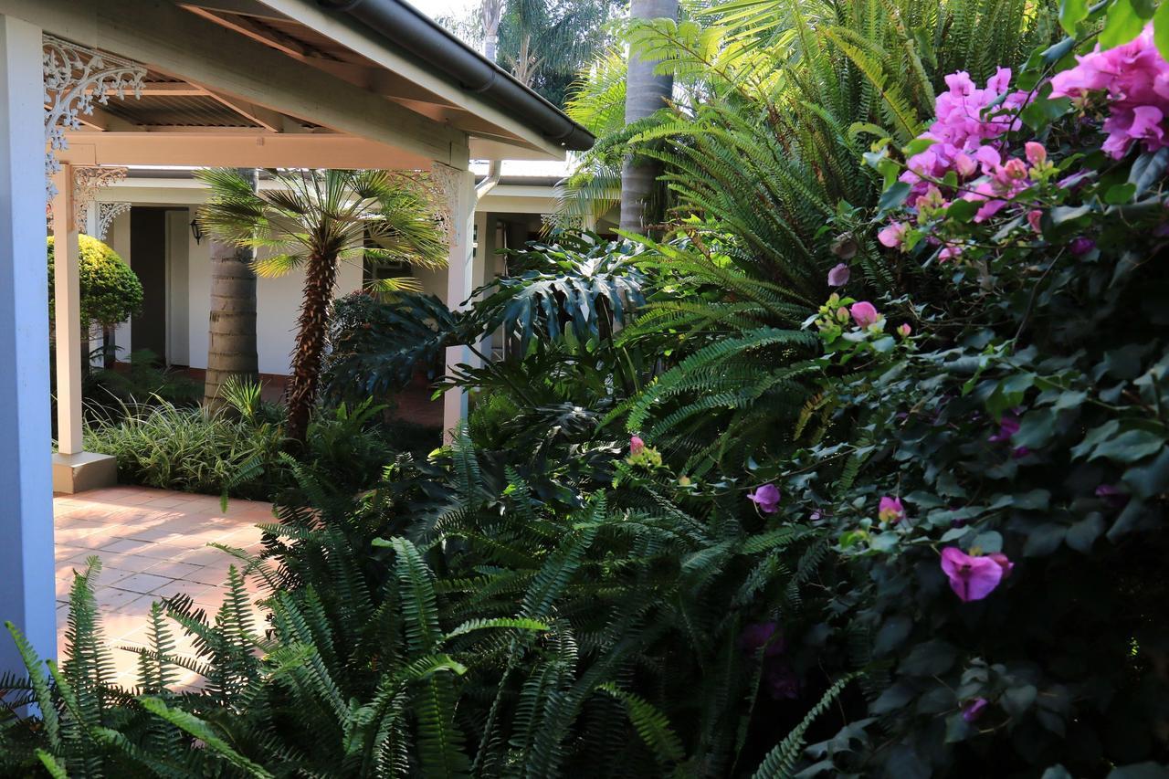 อ๊อกซ์ฟอร์ด ลอดจ์ วรีไฮด์ Villa ฟาเรเฮด ภายนอก รูปภาพ